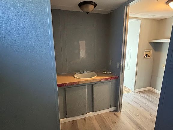 4th image of 100 Hidden Valley Dr #7