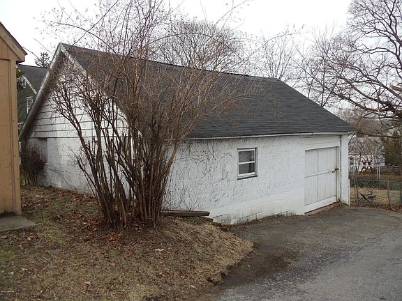 4th image of 361 Fisher St