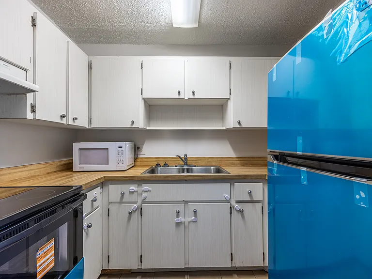 914 SW 8th Ave #11 — Photo 4
