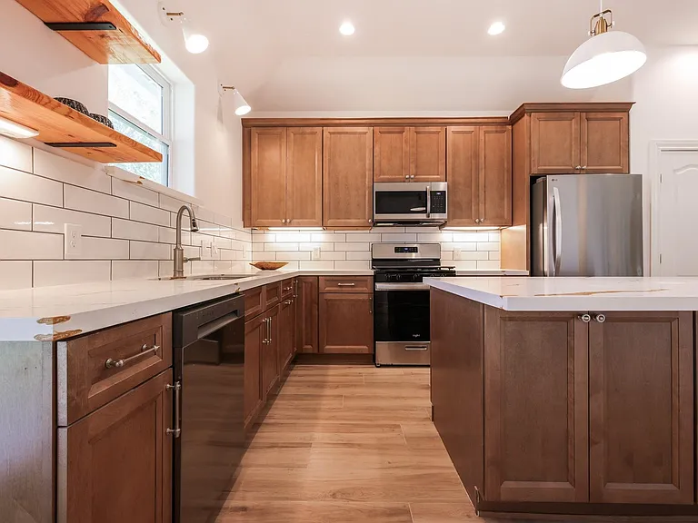 2303 Cunningham Dr — Photo 9