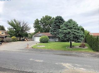 192 Travis Ln, Kennewick, WA 99338