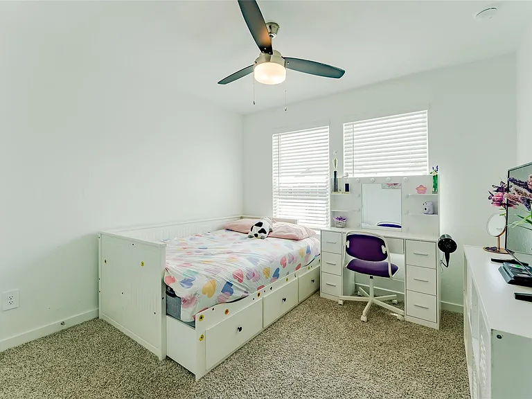 10213 Berkeley Springs Trl — Photo 14