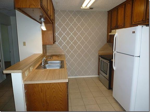 4th image of 4587 Stoneridge Dr