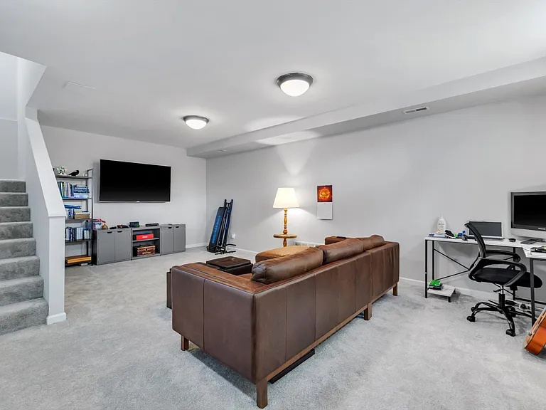 8018 Presidio Ct — Photo 25