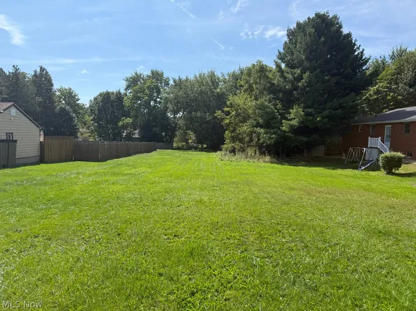 Southeast Ave, Tallmadge, OH 44278
