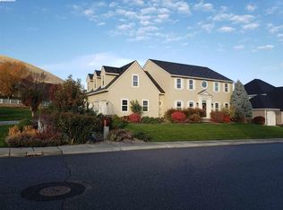 4520 Candy Mountain Ave, West Richland, WA