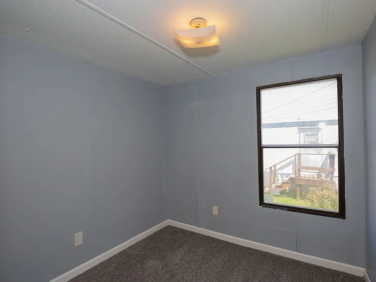 90 Fabric Dr — Photo 19