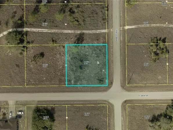 4307 E 18th St, Lehigh Acres, FL 33972