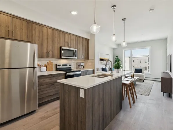 700 W Shawnee Sq SW #412, Calgary, AB T2Y 0W4