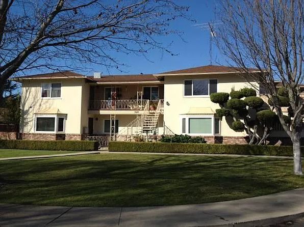 324 Waverley St APT 4