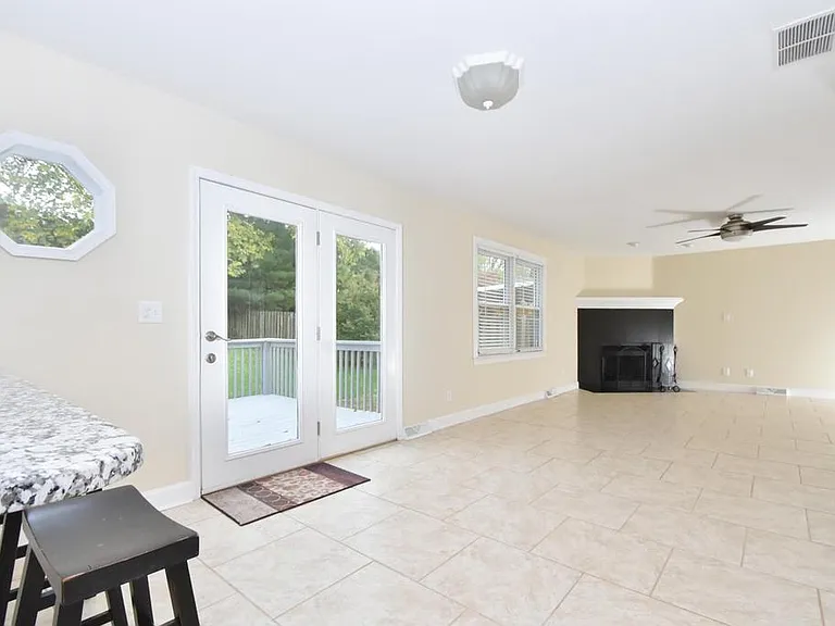 339 Patchen Dr — Photo 6