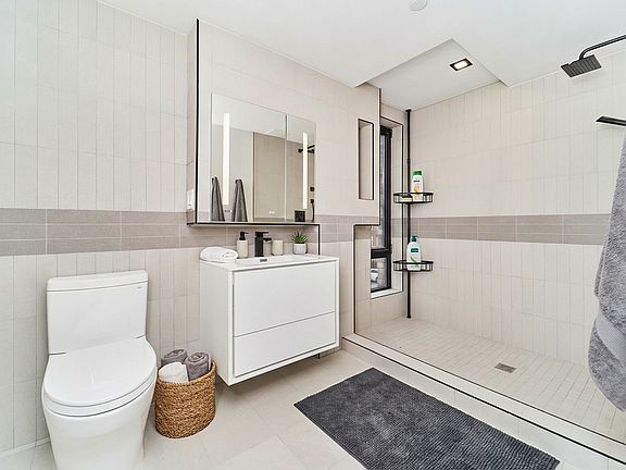 5th image of 623 Avenue H #3C