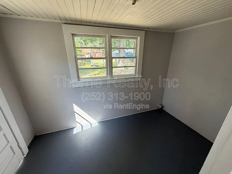 914 Nashville Rd — Photo 9