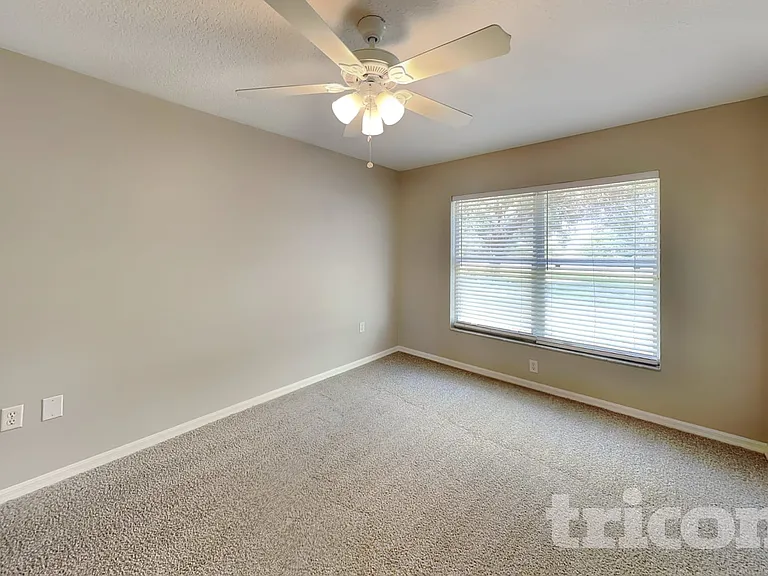 10211 Summerview Cir — Photo 7