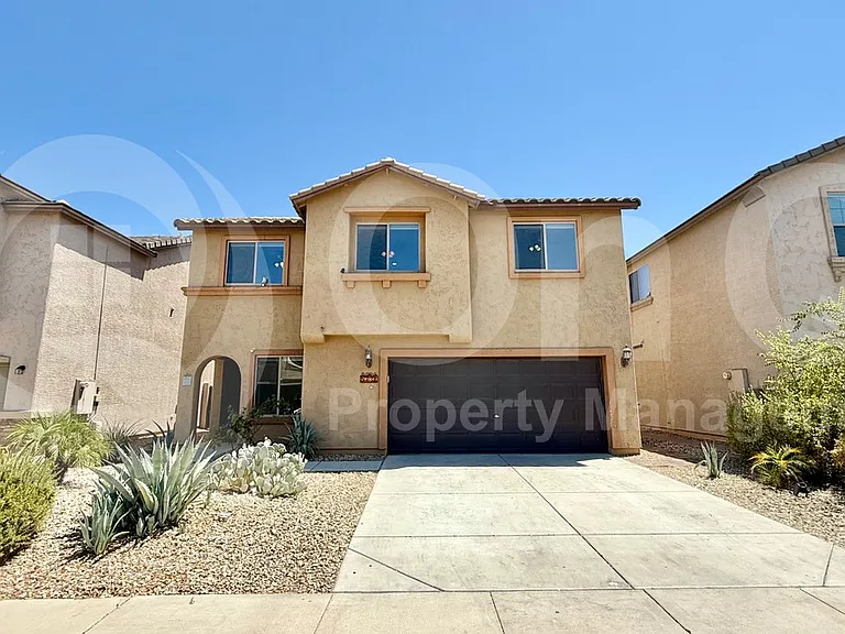 5731 W Beth Dr — Photo 2