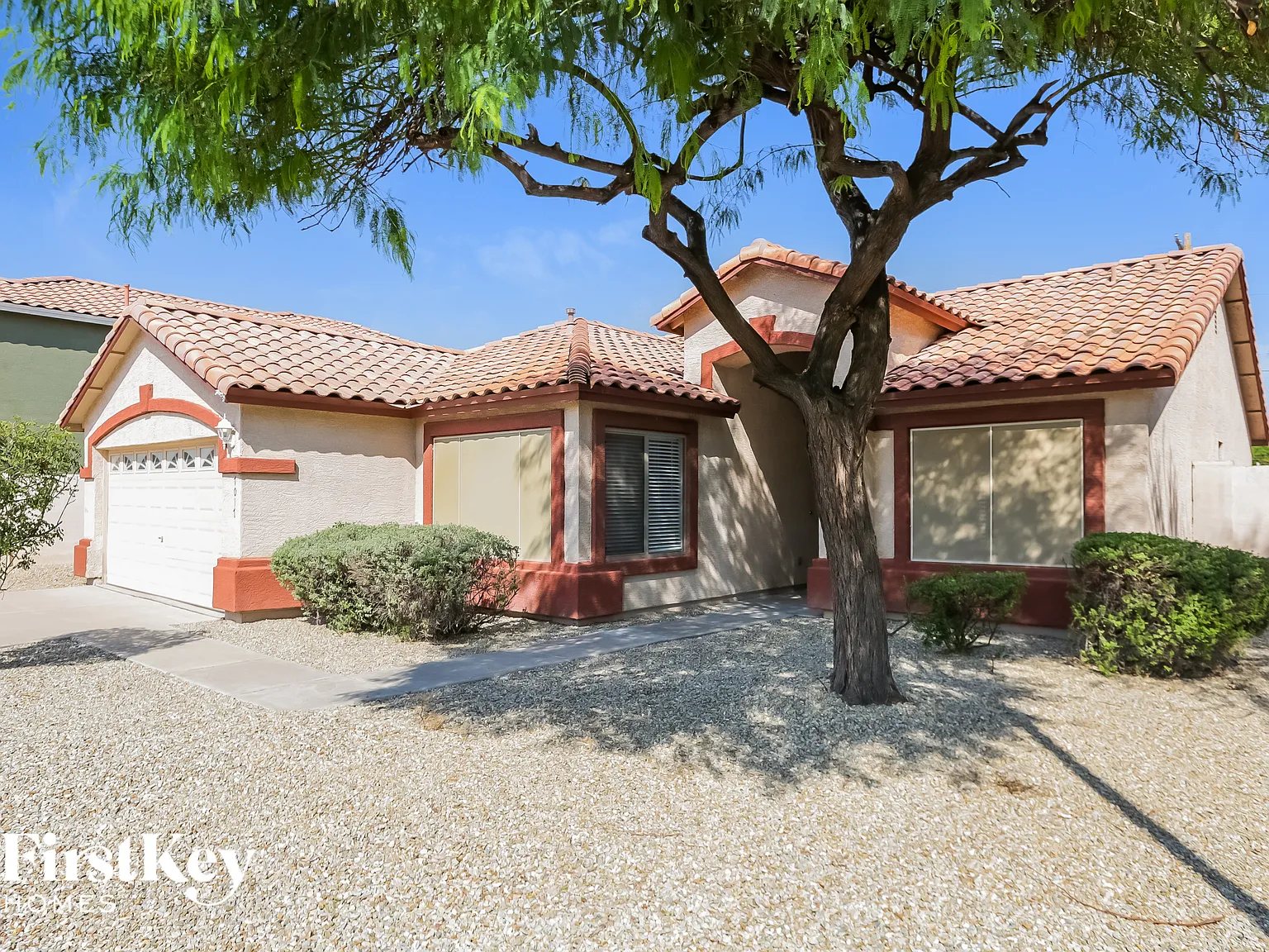3 bed, 2.0 bath, 1549 sqft, $2,050 — Photo 2