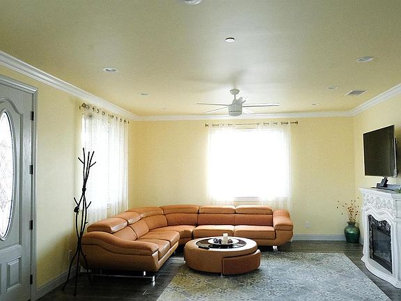 3rd image of 4859 Marysville Blvd