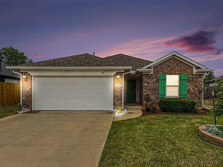 2344 Roca Dr — Photo 4