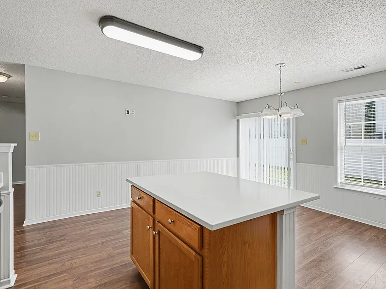836 Chastain Ave — Photo 10