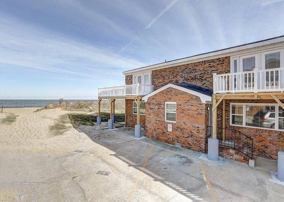 1st image of 938 W Ocean View Ave APT 6