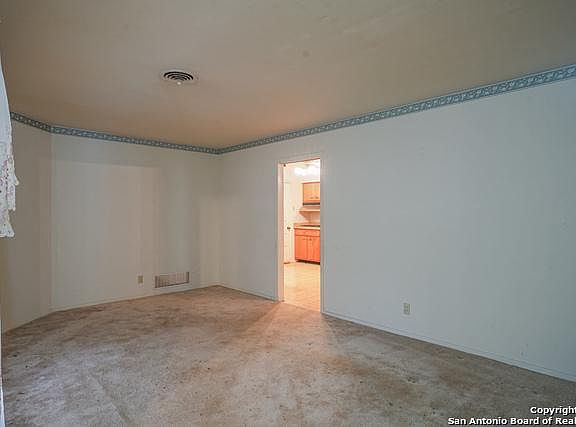 4th image of 727 Oban Dr