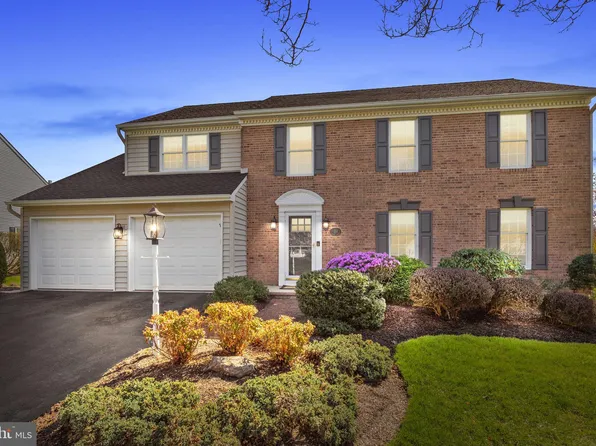 259 Saxony Dr, Newtown, PA 18940