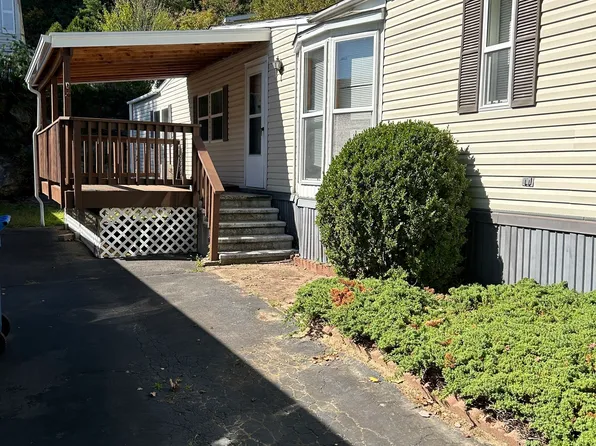 112 Woodland Park, Shelton, CT 06484