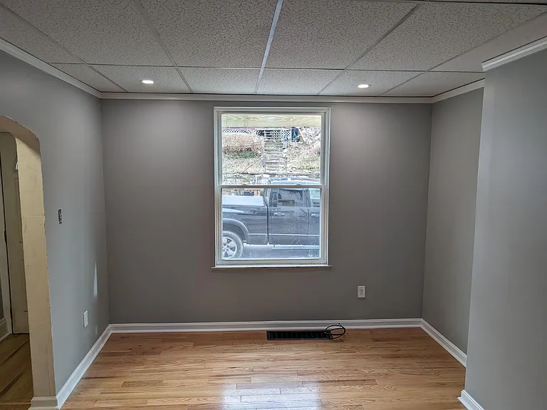 313.5 Walnut St W — Photo 6