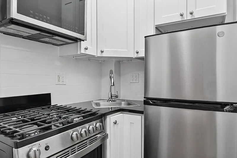 347 West 55th Street — Photo 4