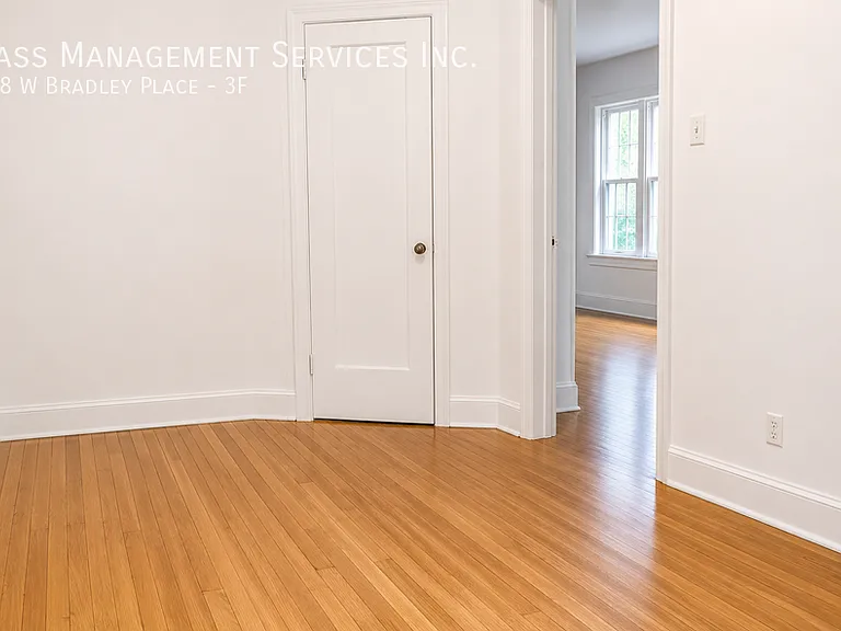 838 W Bradley Pl #3F — Photo 3