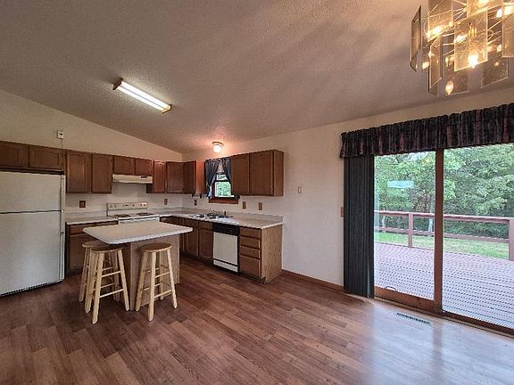 5th image of 161 Oak Park Rd
