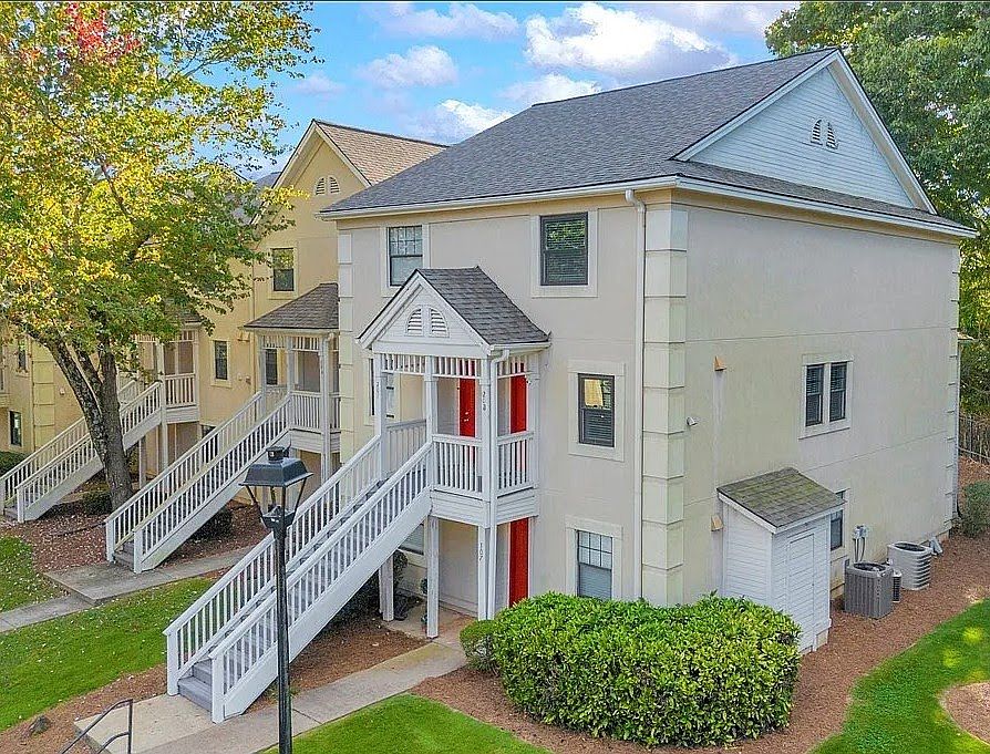 1st image of 210 Appleby Dr #207