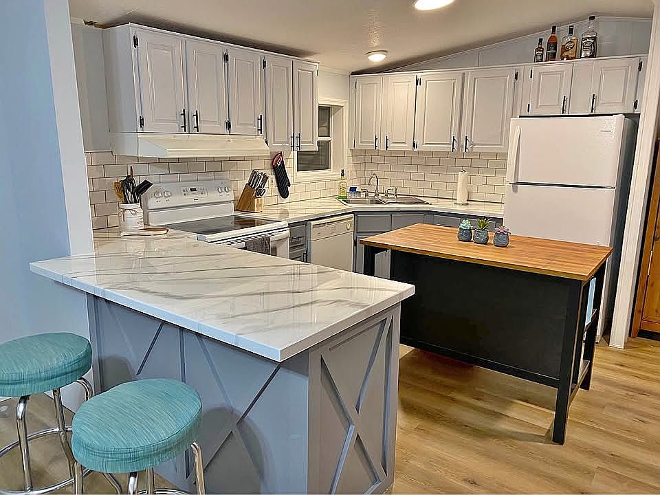 1st image of 11 Palm Dr