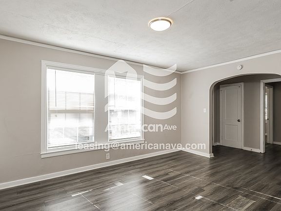 1612284_003_living_room_14284598.jpg