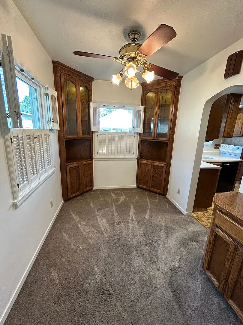 2Bx1B Home Near Curtis Park Avaialbe Now! — Photo 4