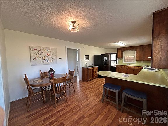 5th image of 757 Carrigan Rd