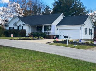 25 Woodson Cove Dr, Bronston, KY 42518