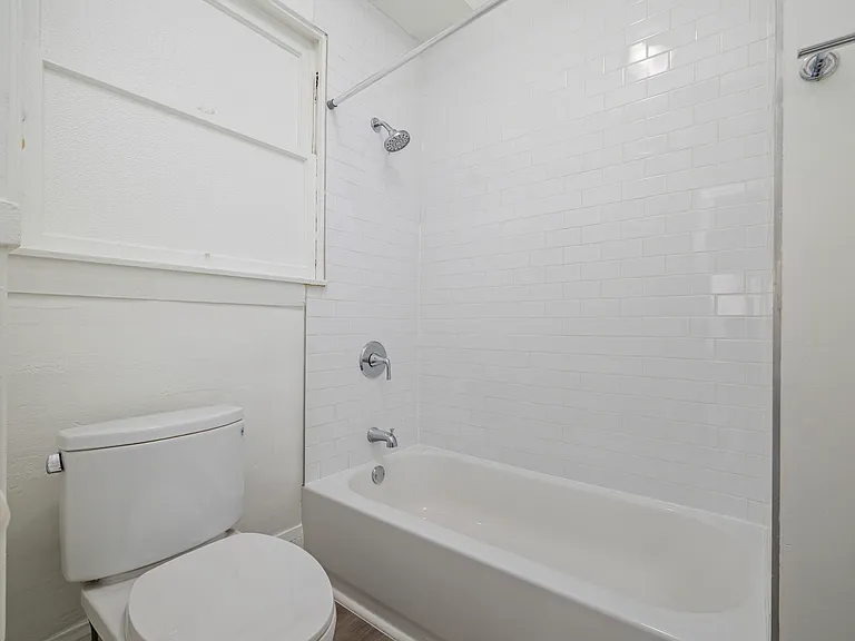 Vue De Lac Apartments — Photo 13