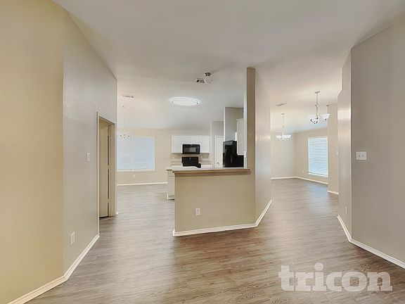 4th image of 1563 Nottingham Dr