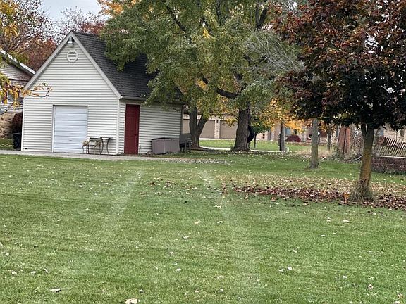 4th image of 322 S Outer Dr
