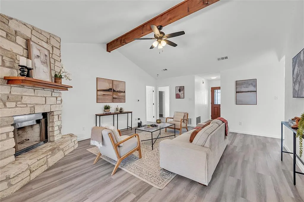 4 bed, 2.0 bath, 1602 sqft, $2,000 — Photo 4