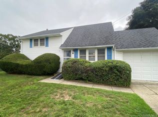 85 Stellenwerf Avenue, Islip Terrace, NY 11752