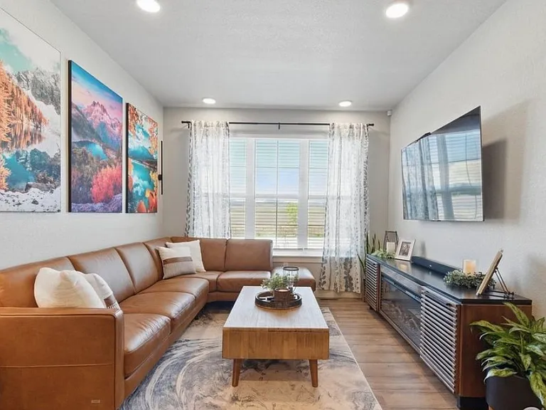 5076 Coolidge Ave — Photo 20