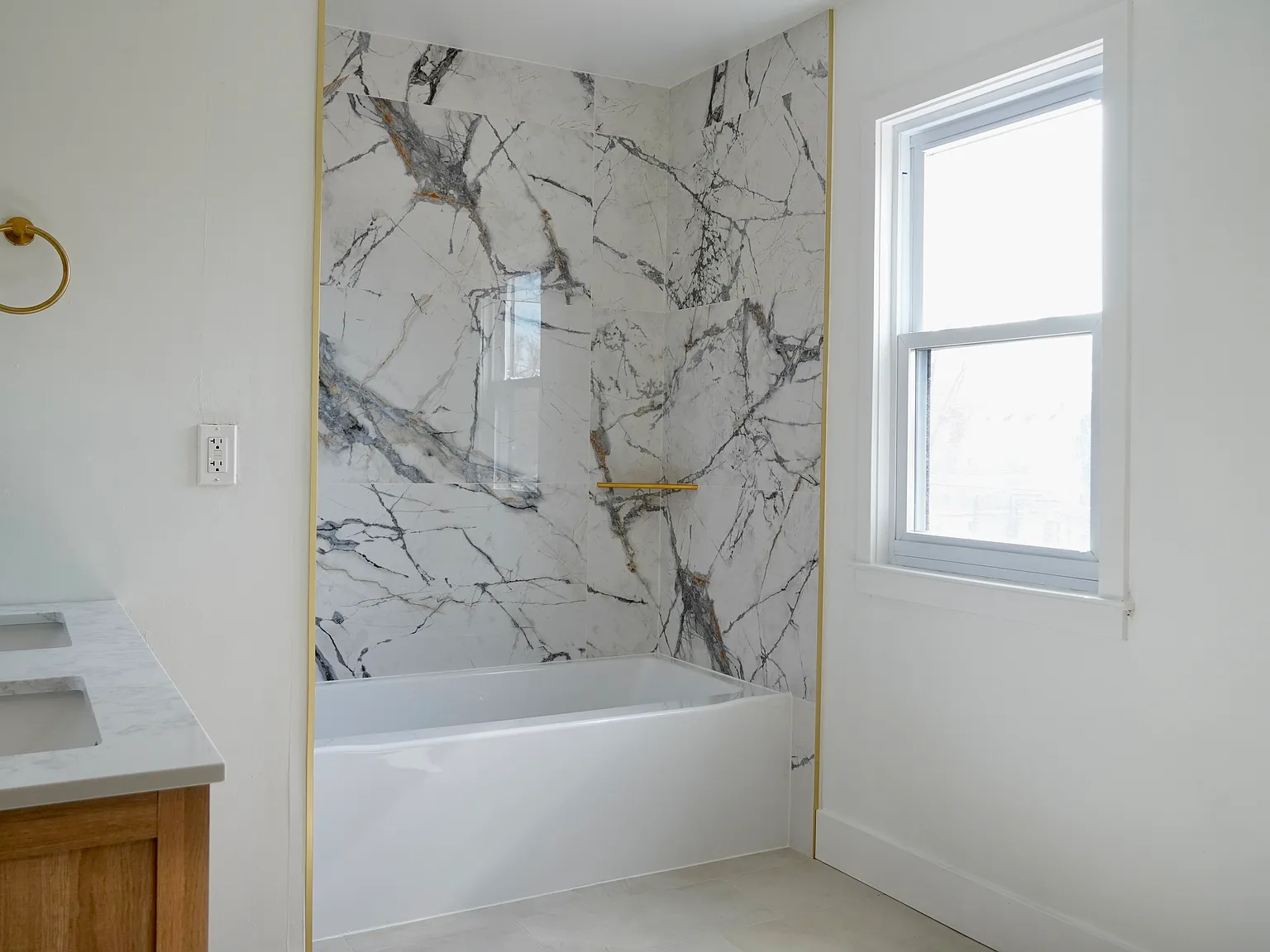 4 bed, 2508 sqft, $3,200 — Photo 3