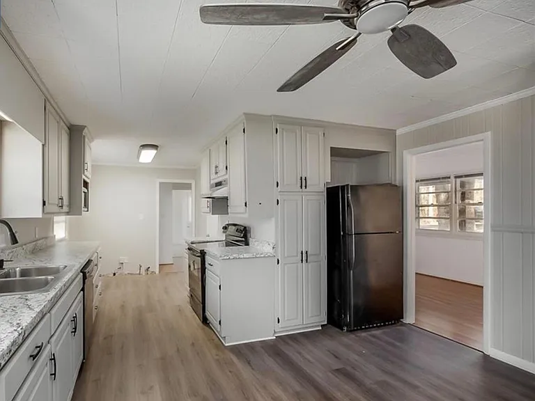 1409 Union Chapel Rd — Photo 6