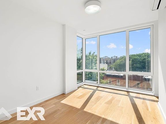 5th image of 105 Rogers Ave #609