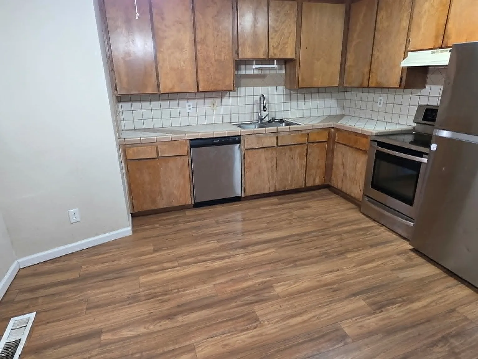 2 bed, 850 sqft, $1,075 — Photo 3