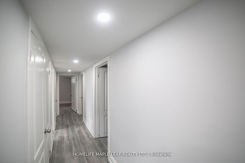 Brampton House for rent - 3 Bedrooms — photo 2