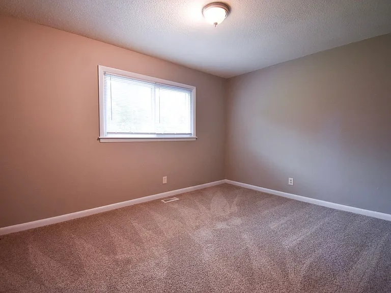 5138 Longbranch Dr — Photo 11