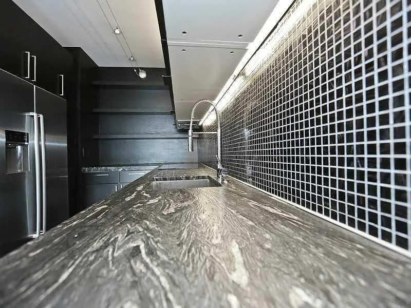 1 bed, 1.0 bath, 805 sqft, $2,300 — Photo 2